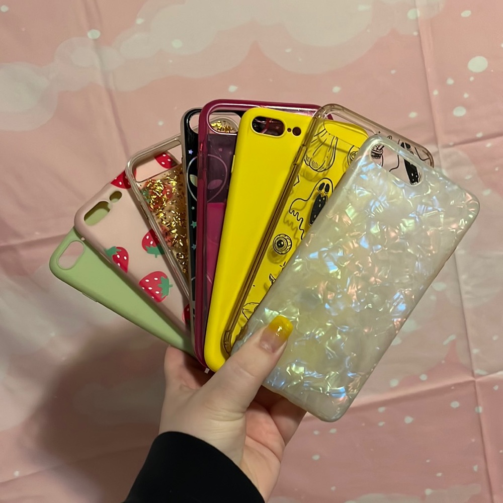 Eight iPhone 8+ phone cases